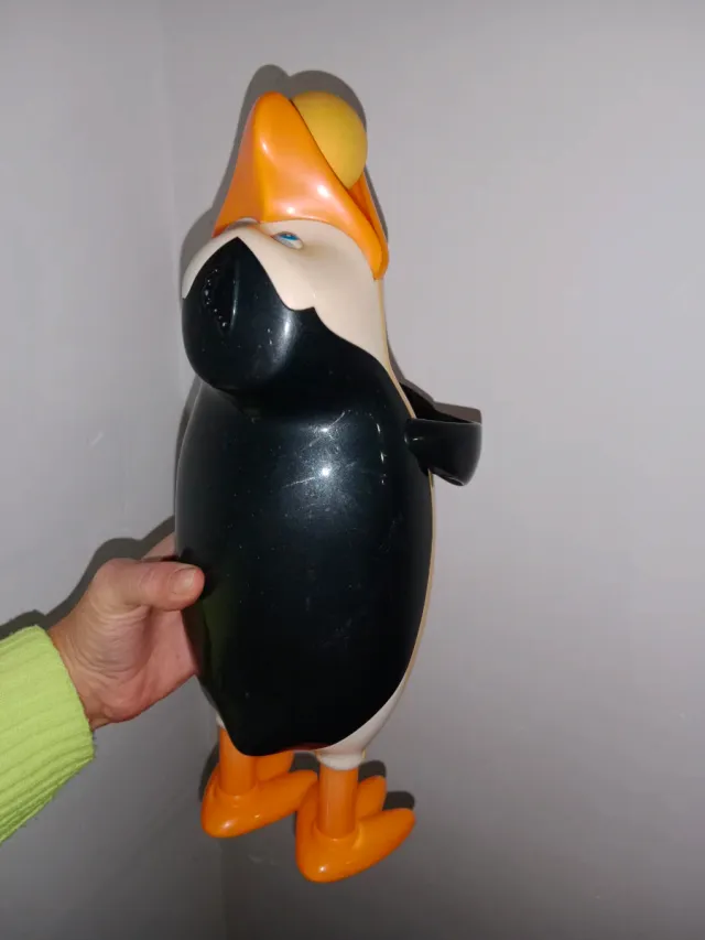 Pinguino Lanzabolas Mattel