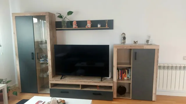 Mueble de salón madera y cristal