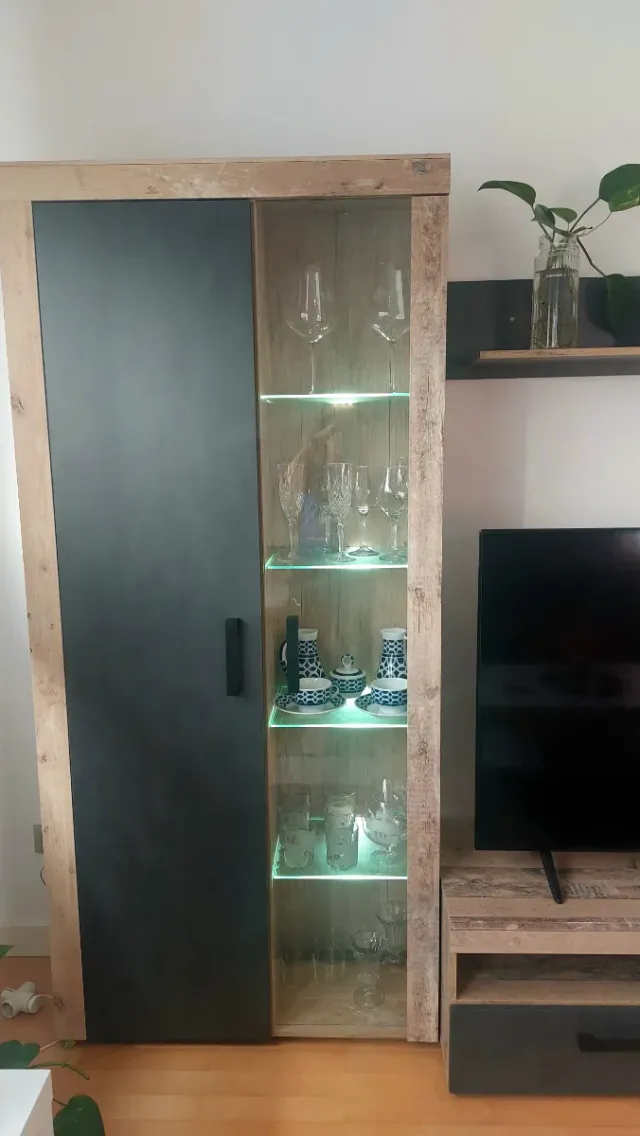 Mueble de salón madera y cristal