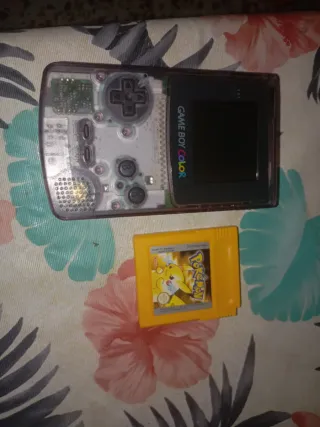 Lote Game Boy Color Morado + Pokémon Amarillo