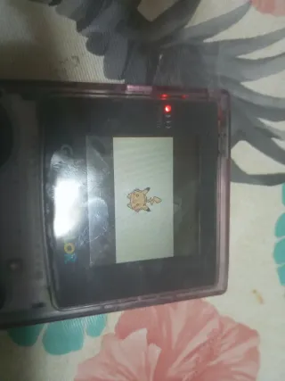 Lote Game Boy Color Morado + Pokémon Amarillo