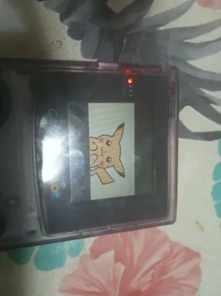 Lote Game Boy Color Morado + Pokémon Amarillo