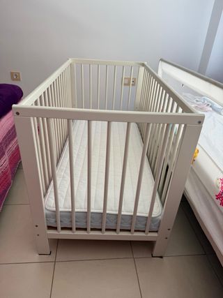 Cuna Ikea con colchón