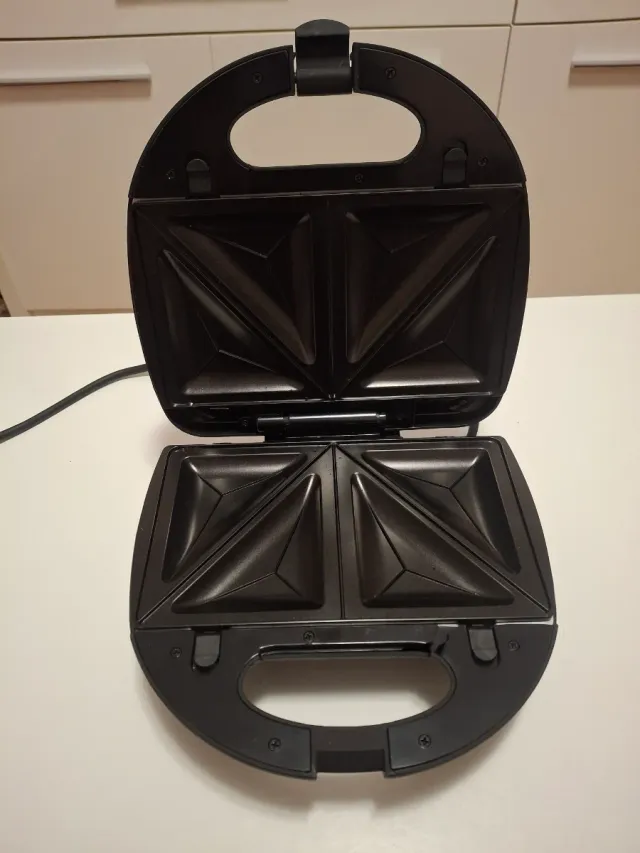 Sándwichera eléctrica negra