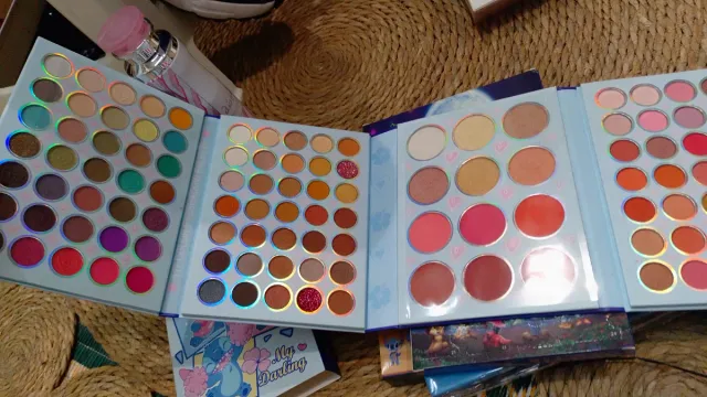 Paleta de sombras y coloretes
