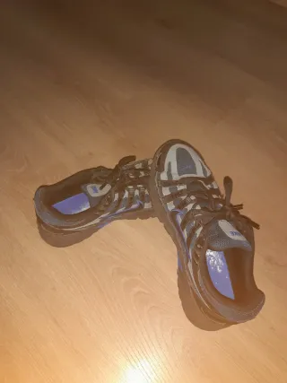 Zapatillas Nike Negras y Azules