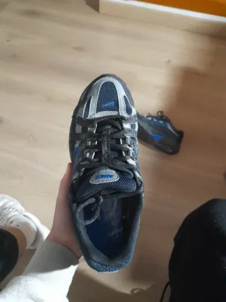 Zapatillas Nike Negras y Azules