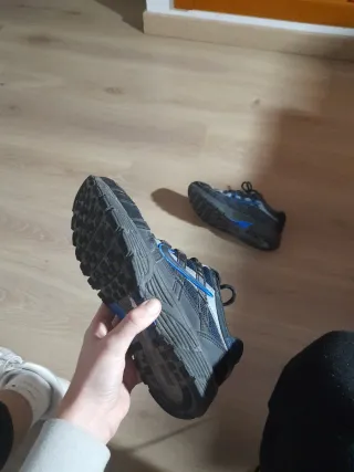 Zapatillas Nike Negras y Azules