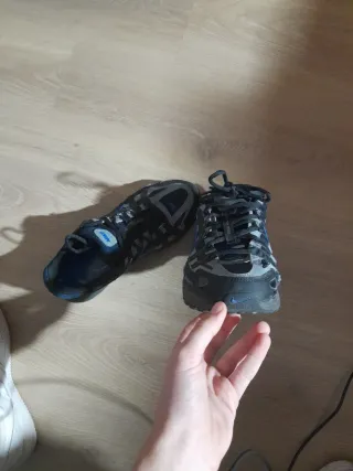 Zapatillas Nike Negras y Azules