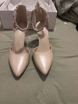 Zapatos de tacón beige y rosa