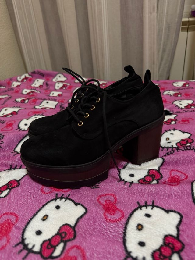 Tacones negros plataforma