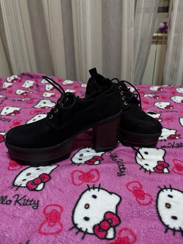 Tacones negros plataforma