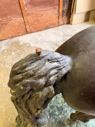 Figura de Bronce Caballo. Mesa de café.