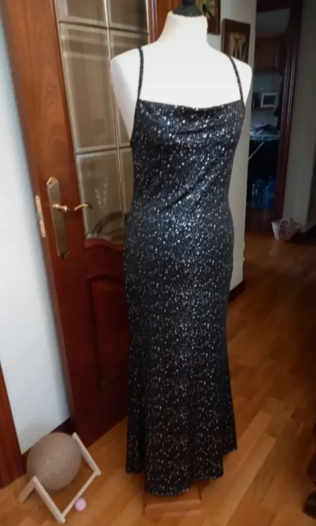 Vestido largo brillos talla M