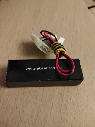 Adaptador Akasa Molex 4 a 3 pines ventilador