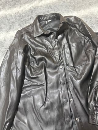 Camisa Polipiel H&M Negra