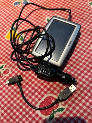 TomTom Navigatore GPS + Caricatore