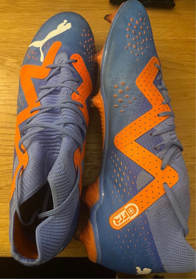 Scarpe da calcio Puma blu e arancione