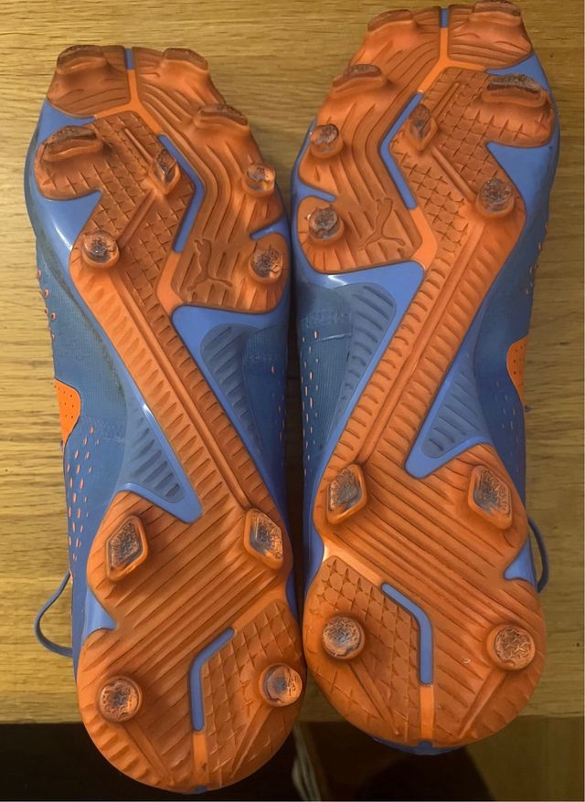 Scarpe da calcio Puma blu e arancione