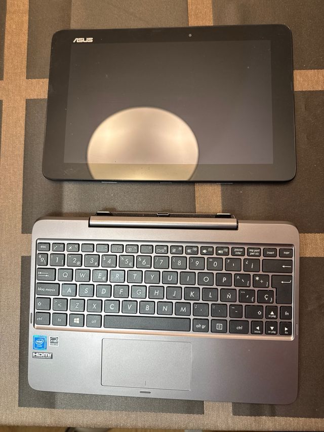 Portátil Tablet ASUS T100HAN gris como nuevo