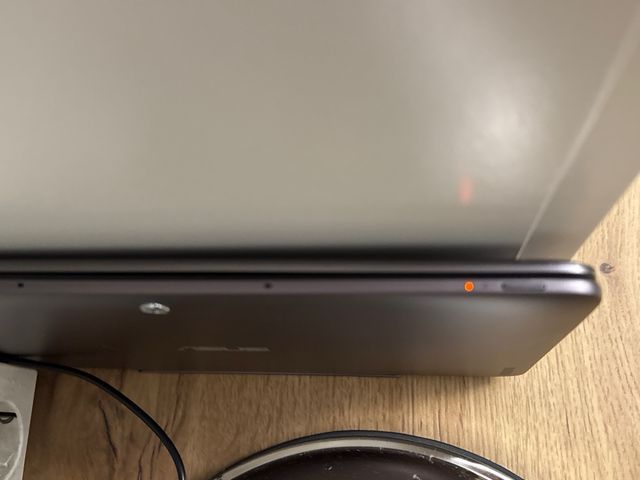 Portátil Tablet ASUS T100HAN gris como nuevo