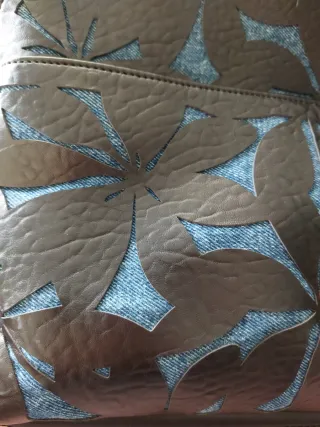 Mochila urbana negra y denim con diseño