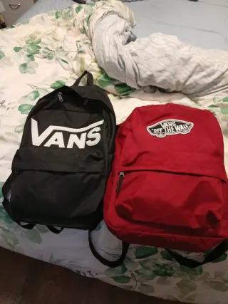2 Mochilas Vans Negras y Rojas nuevas