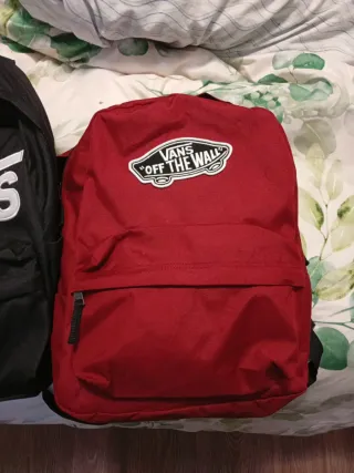 2 Mochilas Vans Negras y Rojas nuevas