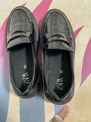 Zapatos Zara chica negros charol