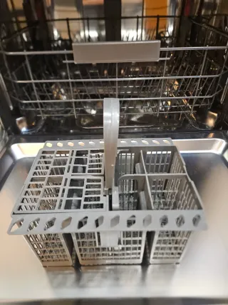 Bandejas y cestillo de lavavajillas Whirlpool