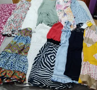 Lote 10 vestidos y mono verano