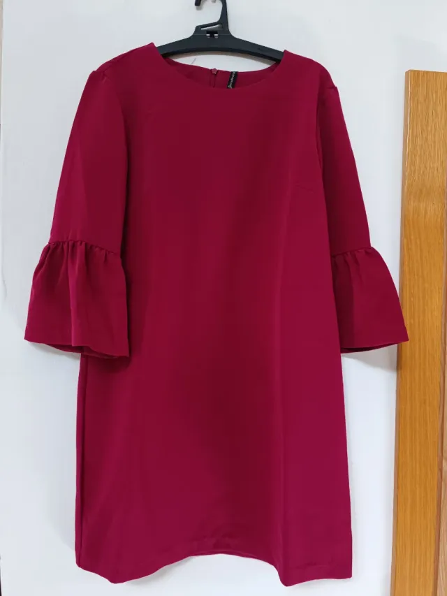 Vestido Stradivarius Fucsia Volantes