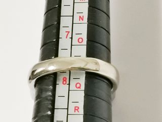 Anillo Plateado con Cristales Elegantes