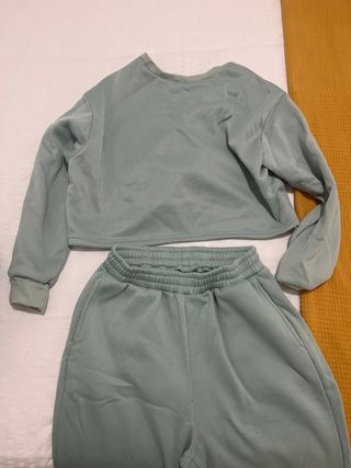 Conjunto chándal Shein verde azulado