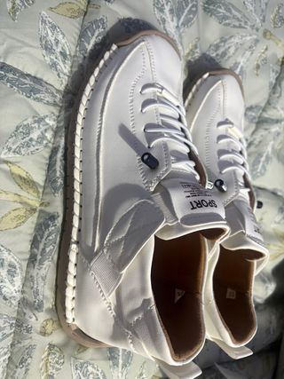 Zapatos deportivos blancos talla 39