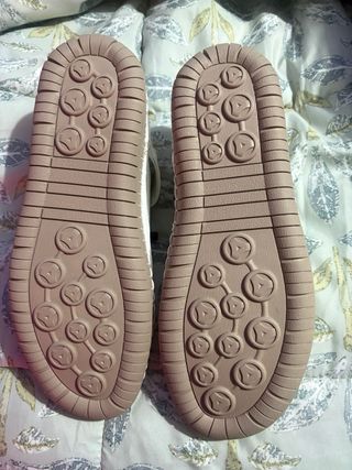 Zapatos deportivos blancos talla 39