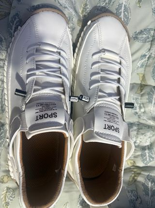 Zapatos deportivos blancos talla 39