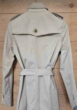 Gabardina corta Michael Kors beige