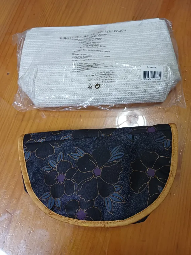 Neceser Rochas Blanco y neceser Beter negro