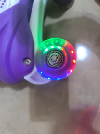 Patines 4 Ruedas Niña Talla 35-38 Morado.