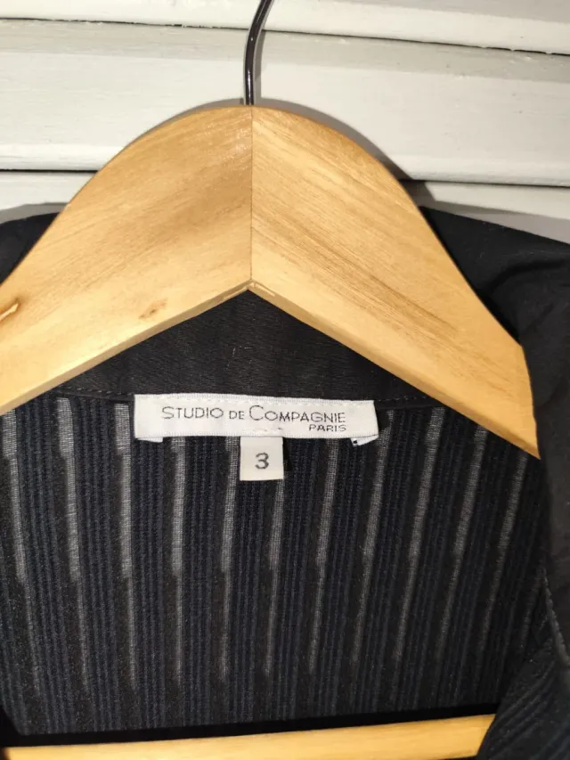 Blusa negra semi transparente