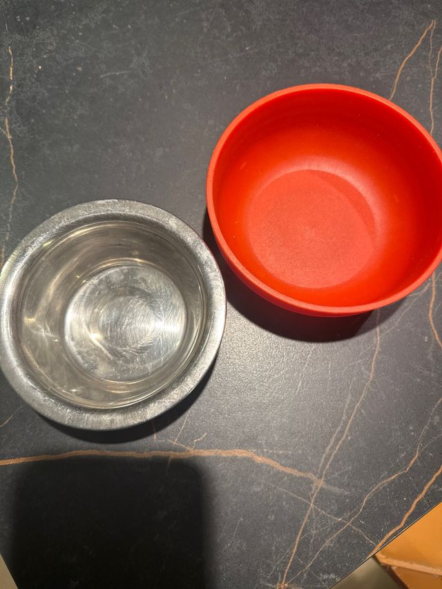 Comedero y bebedero para mascotas