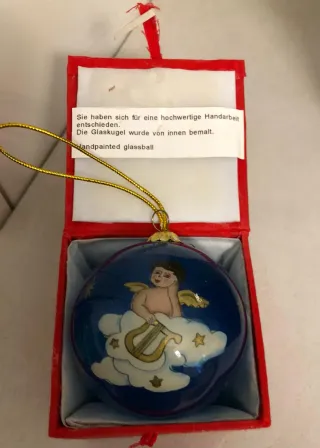 Pallina di Natale angelo su nuvola