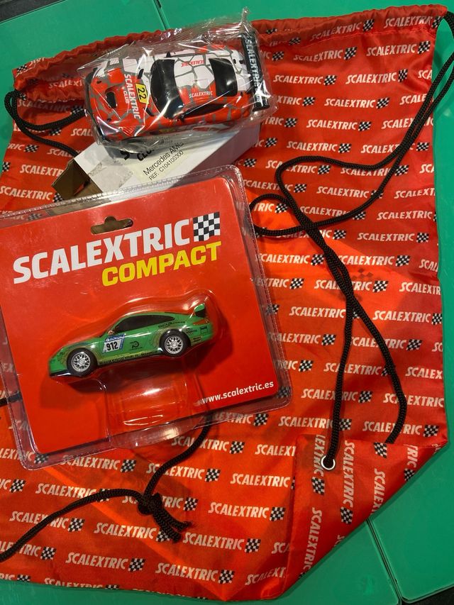 Scalextric 2 coches + mochila