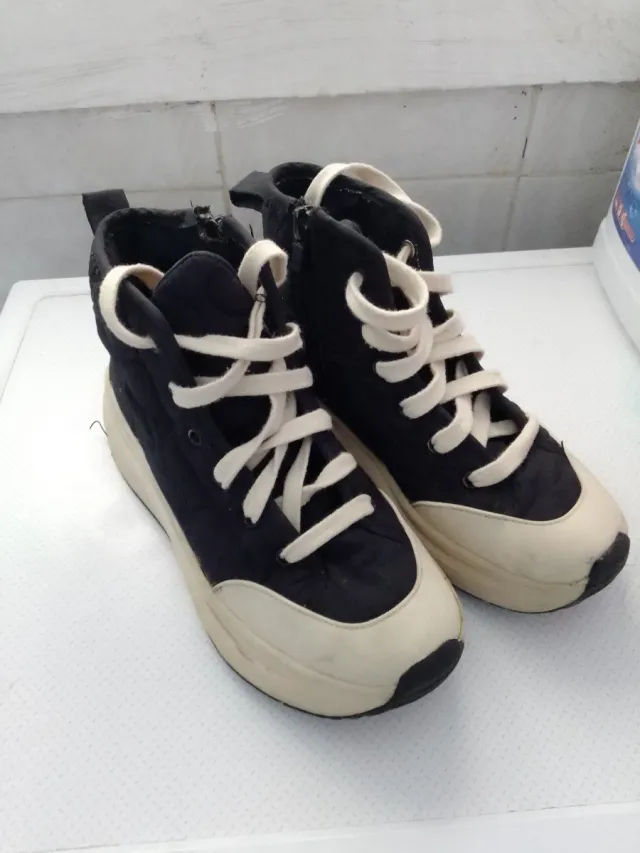 Sneakers alte nere e beige per bambina