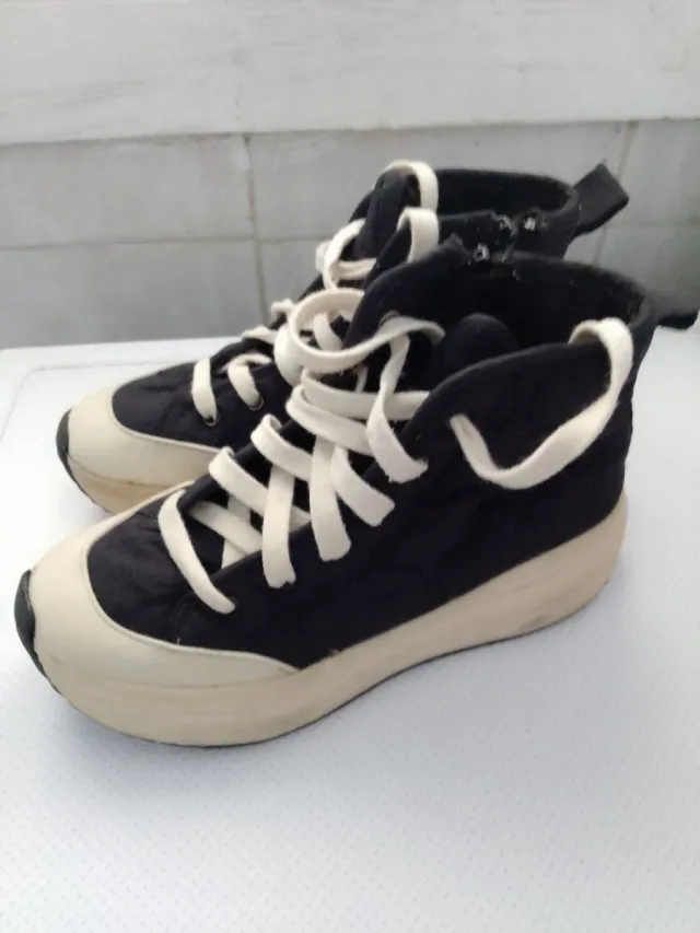 Sneakers alte nere e beige per bambina