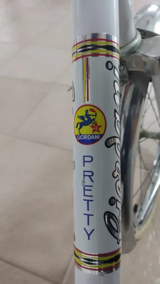 Bicicleta infantil vintage blanca