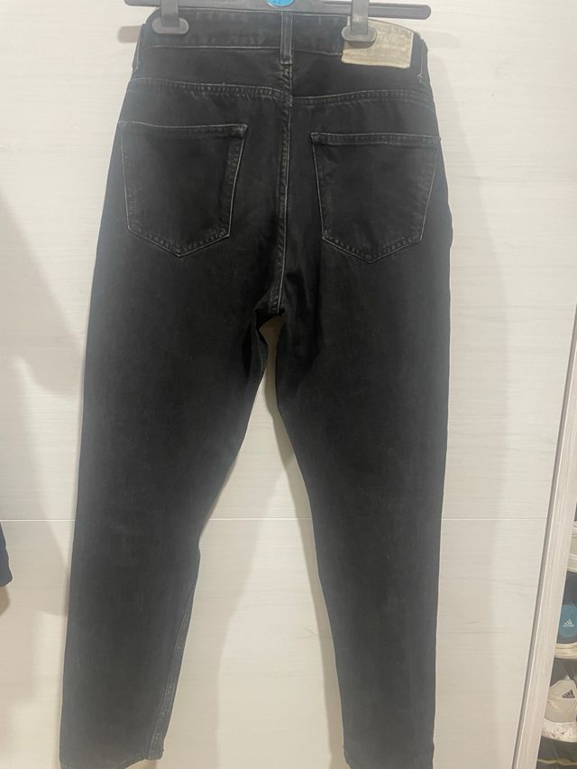 Pantalón vaquero Zara negro