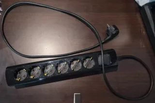 Regleta 6 Tomas Negro