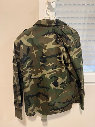 Chaqueta y pantalones militar camuflaje